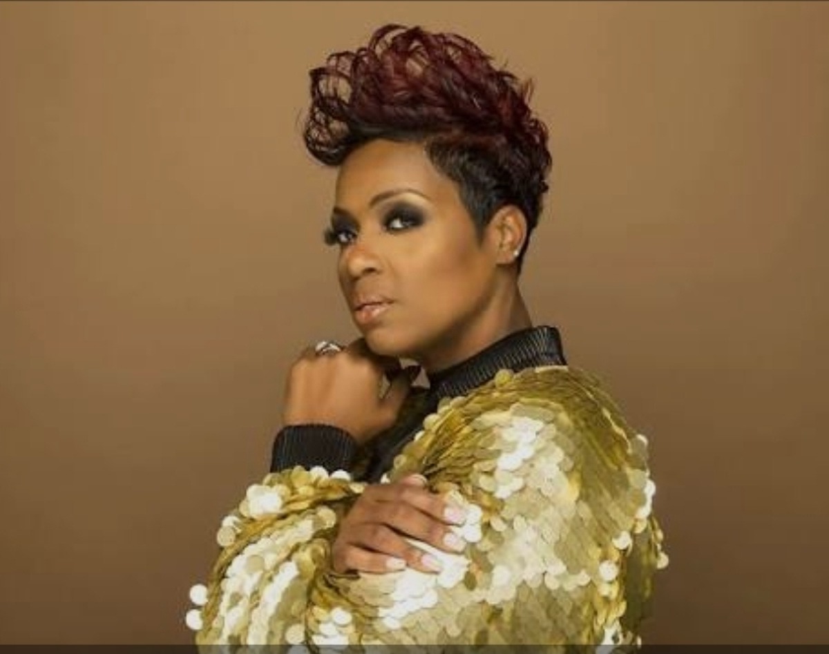 Cassandra Cleveland Robertson — Recording Artist, Vocalist & Vocal Coach