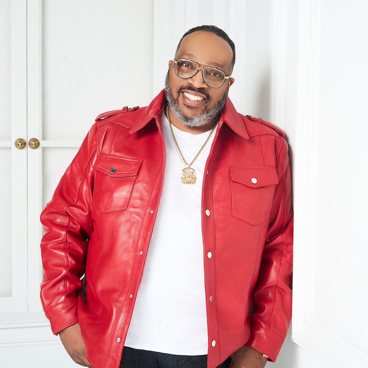 Marvin Sapp — book Marvin Sapp through Lone Oak Entertainment